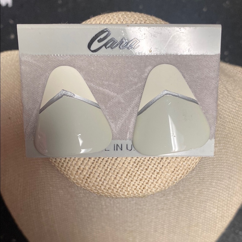 Cara Cream & Gray 90s Deadstock Earrings